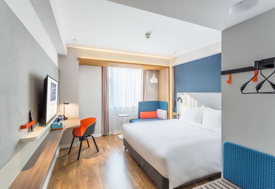 高级房大床 城市景观