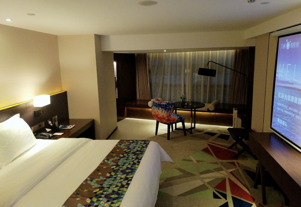 品質影音大床房（100寸大屏幕+可手機投屏）