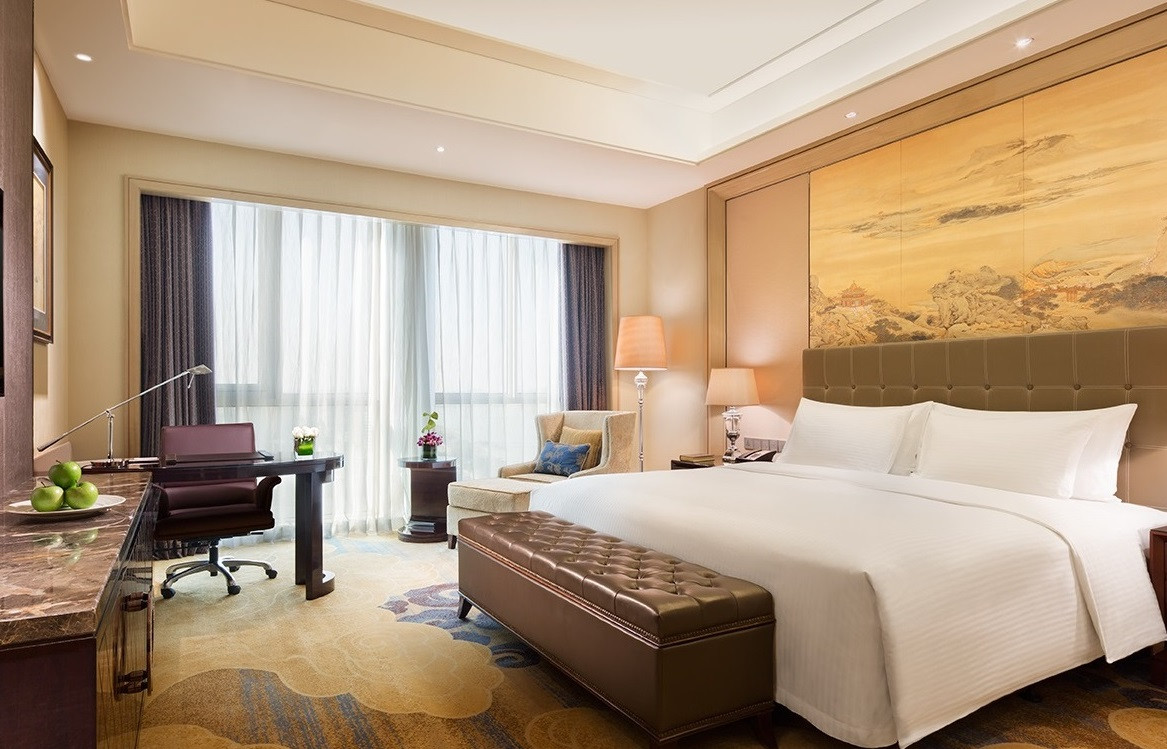 豪华大床房（大空间+大浴缸+特大床）