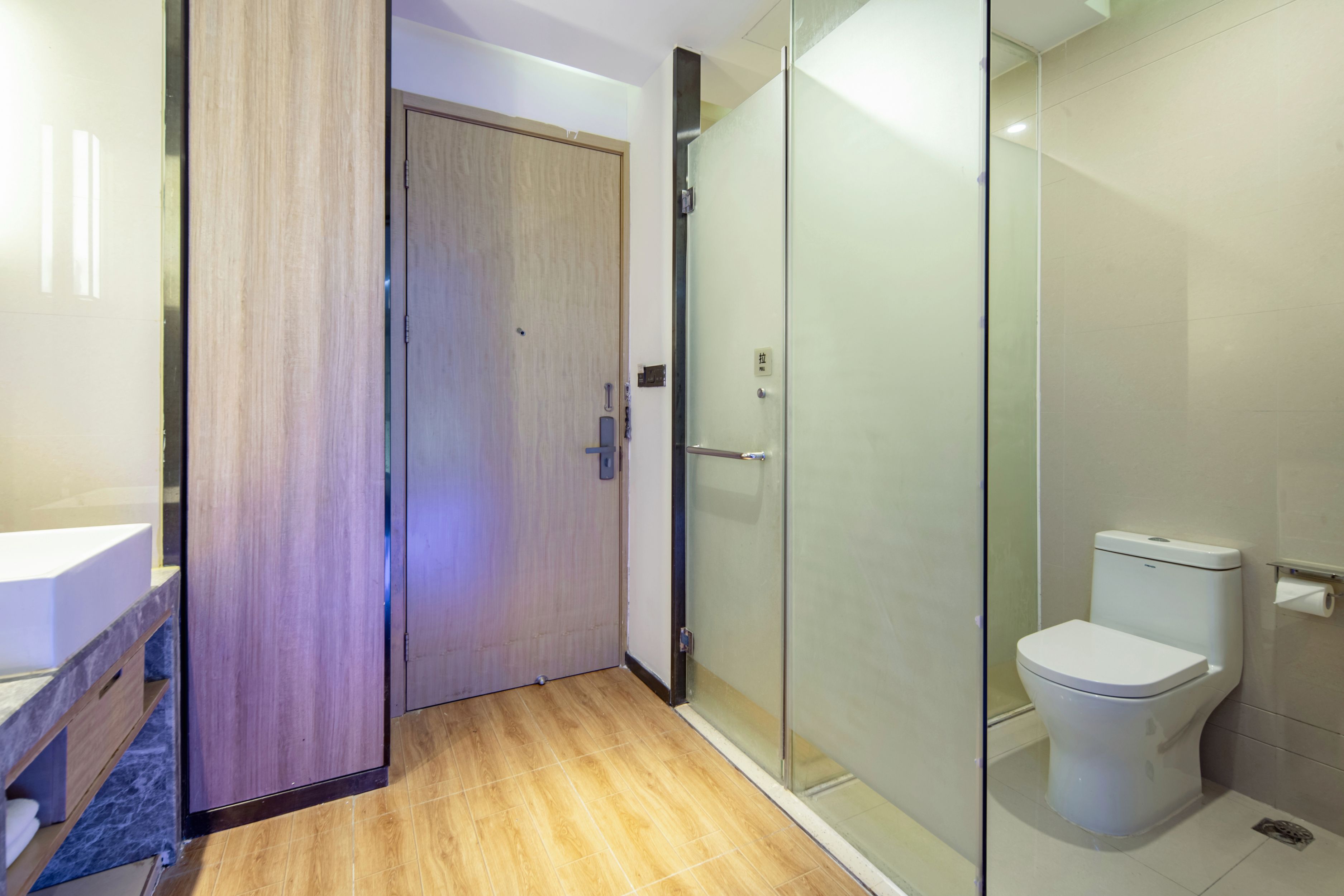 PK e-sports hotel (Xiamen International Convention and Exhibition Center)奢华电竞大床房[RTX3080Ti+32G+i5-12490+27寸2K+M2-240G网吧特权]