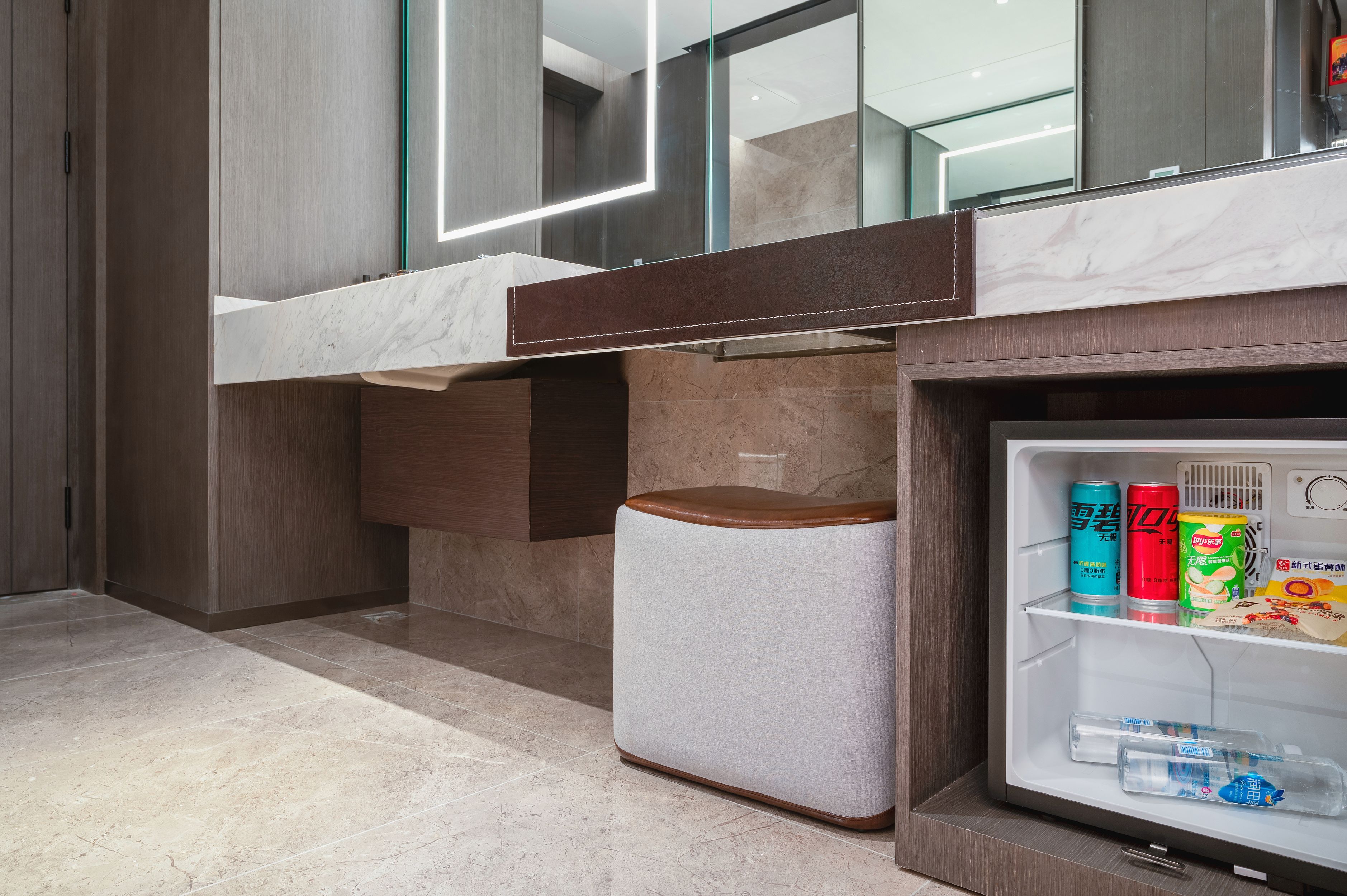 云端.城景行政大床房（智能客控+办公友好+落地窗）