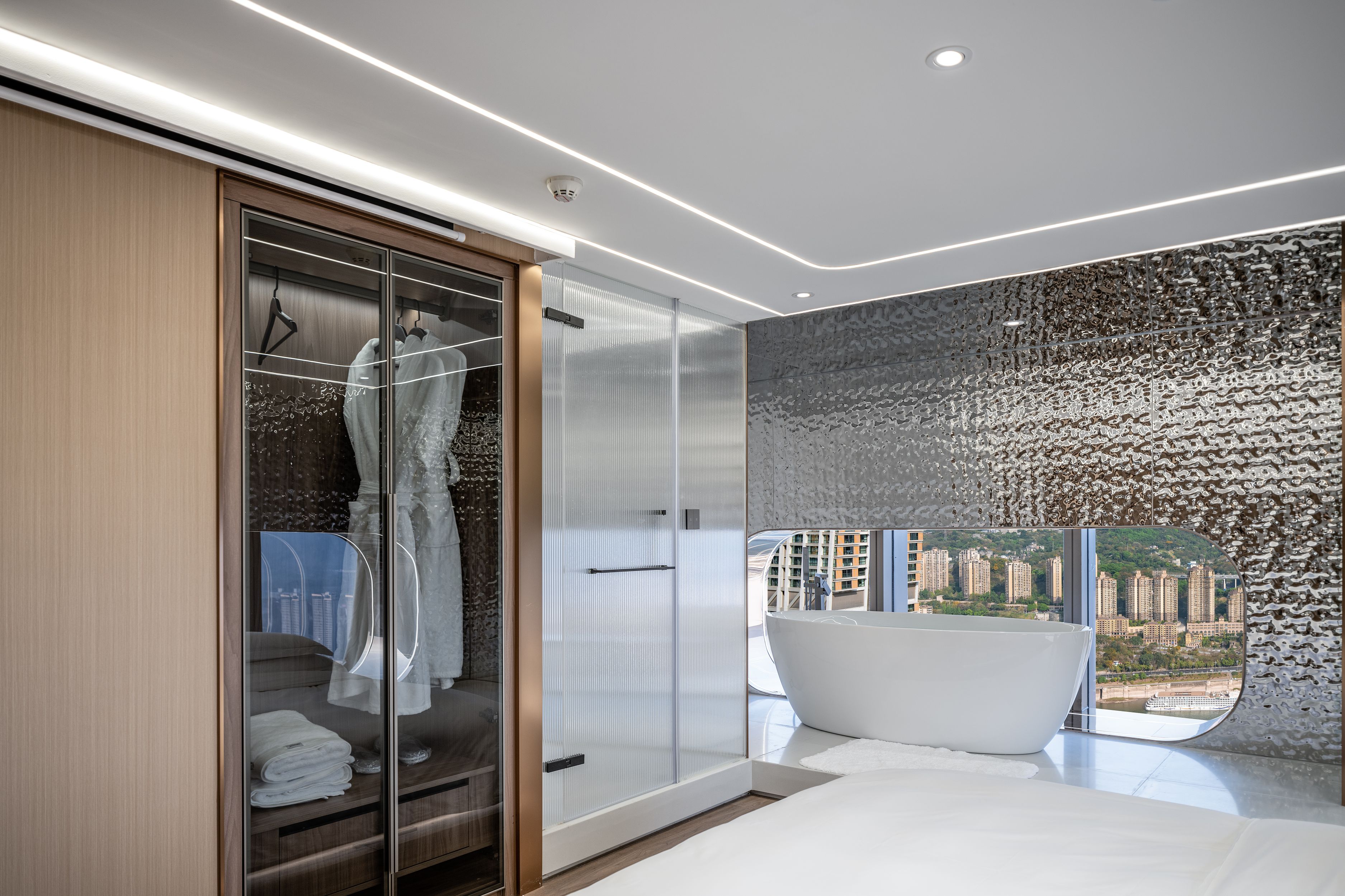 太空舱.270度江景套房