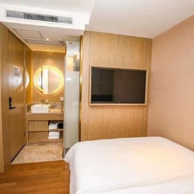 特惠大床房（無窗） 麗舍國際公寓（上海淮海中路店）優惠