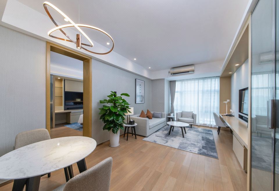 Somerset Haizhu Centre GuangzhouExecutive One-Bedroom Suite (Washer Dryer + Kitchen + Fridge)
