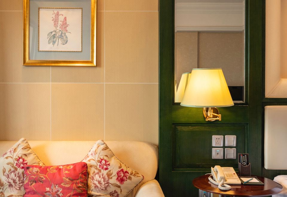 Seaview Resort XiamenDeluxe Sea View King-size Bed Room