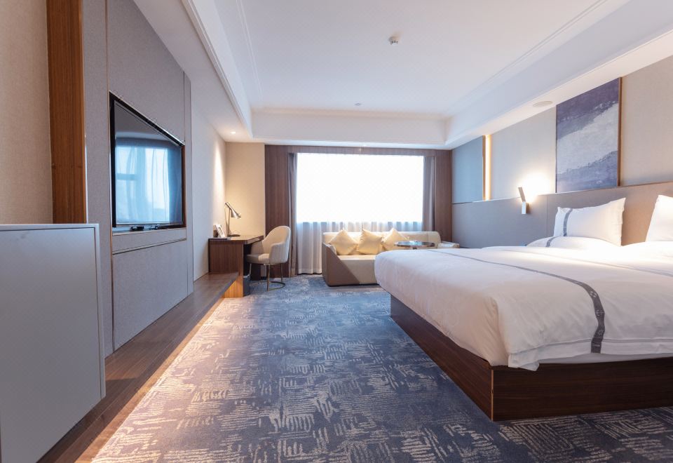 Privilege Queen Room