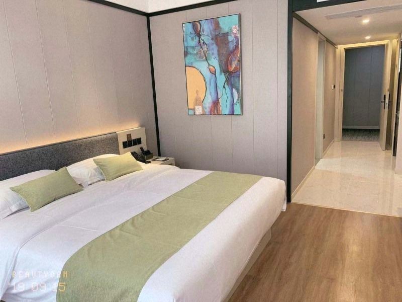 Superior Room (Double Bed)