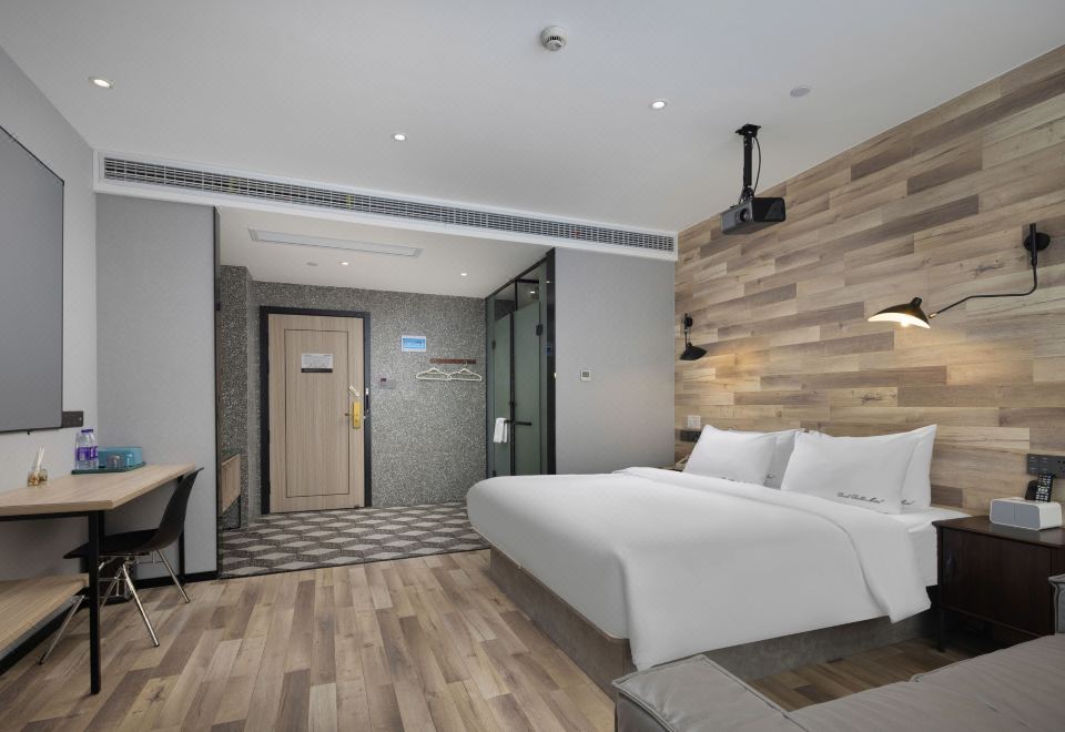 智能巨幕豪华房