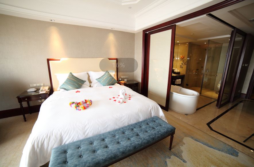 钱塘尊贵江景大床房—带阳台