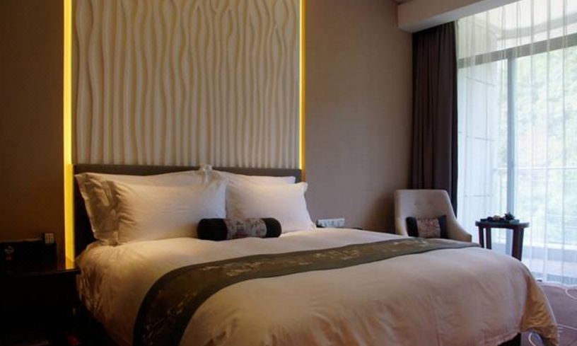 豪華水景陽台大床房