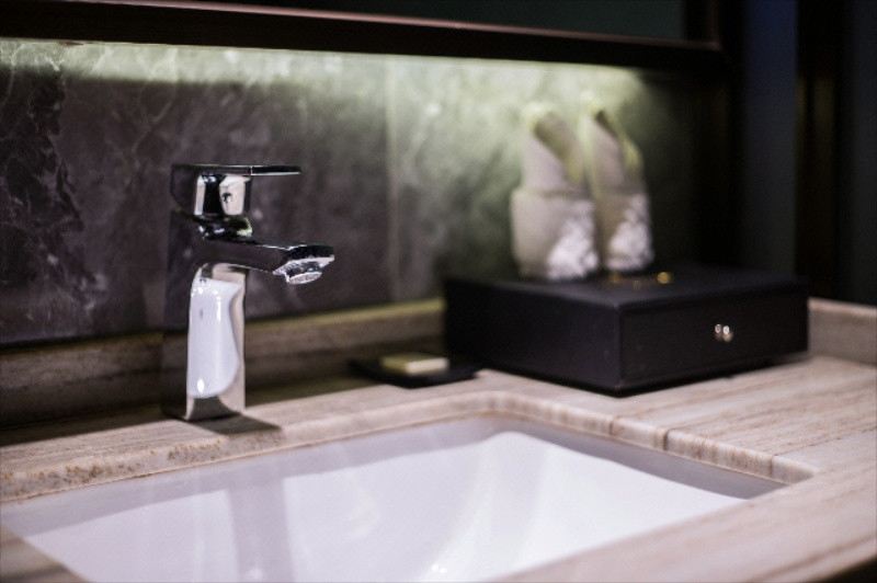 高級雙床房（落地飄窗+辦公桌椅）