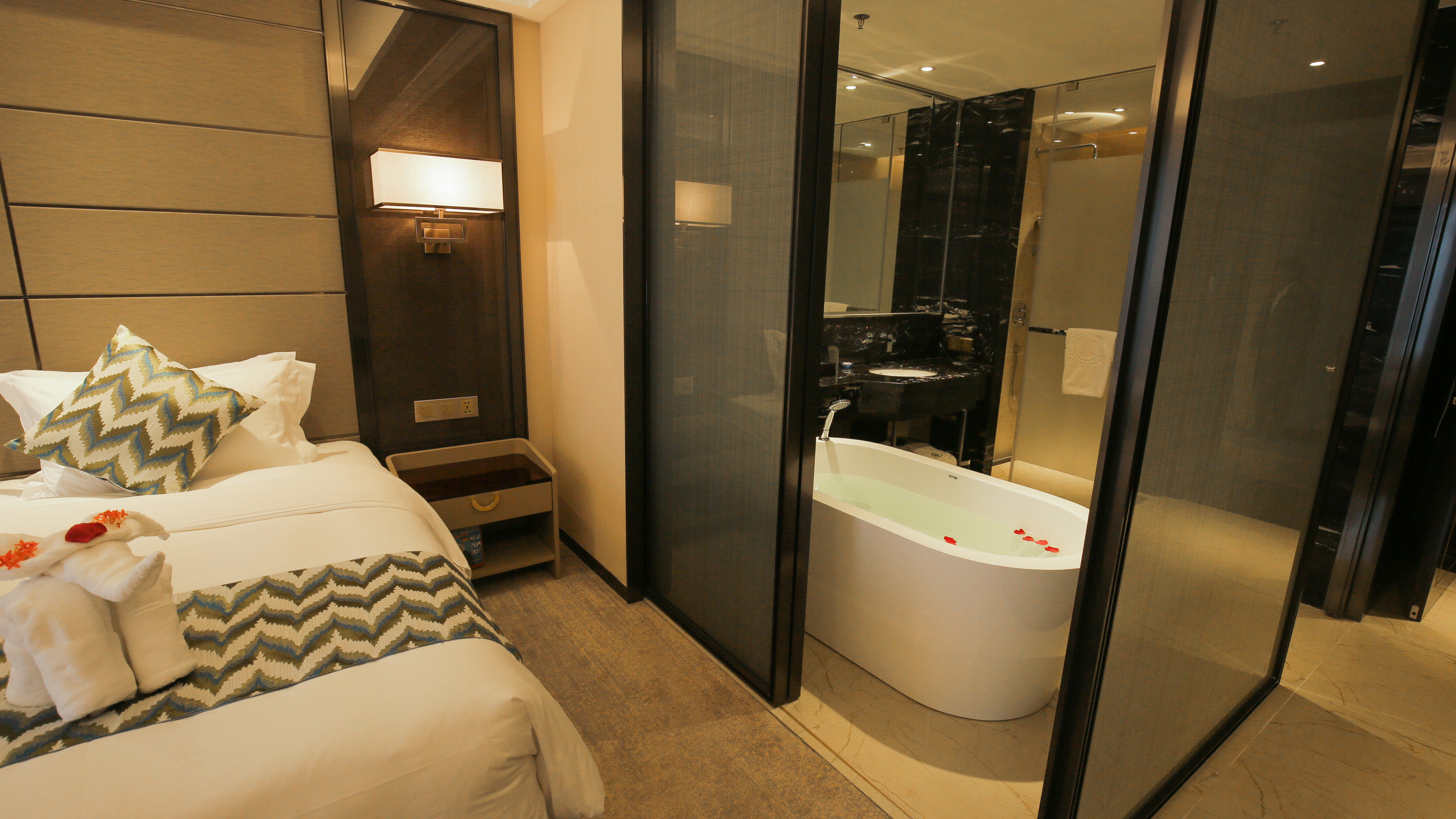 Deluxe豪华双床房「高层江景?舒适浴缸」