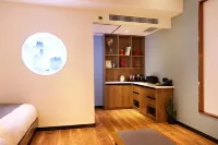 Grey Whale Intelligent Hotel (Baoding Mancheng People's Hospital)
