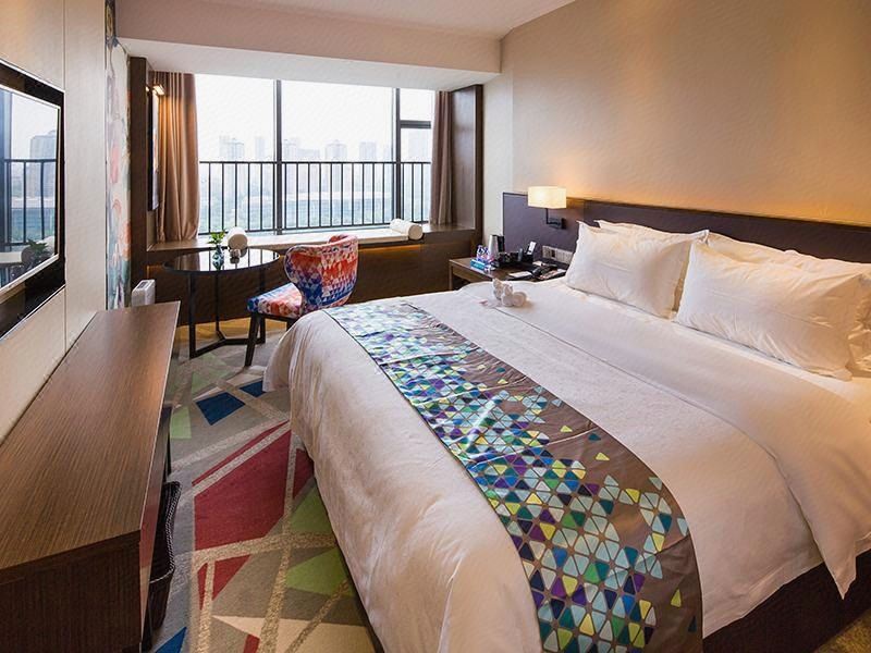 品質景觀大床房（180°正湖景+小冰箱+電動窗簾）