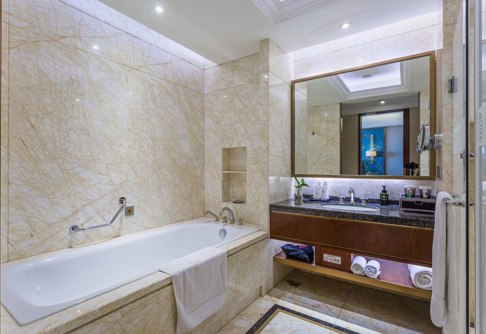 行政商務大床房（斯林百蘭床墊+德國高儀恆温沐浴）