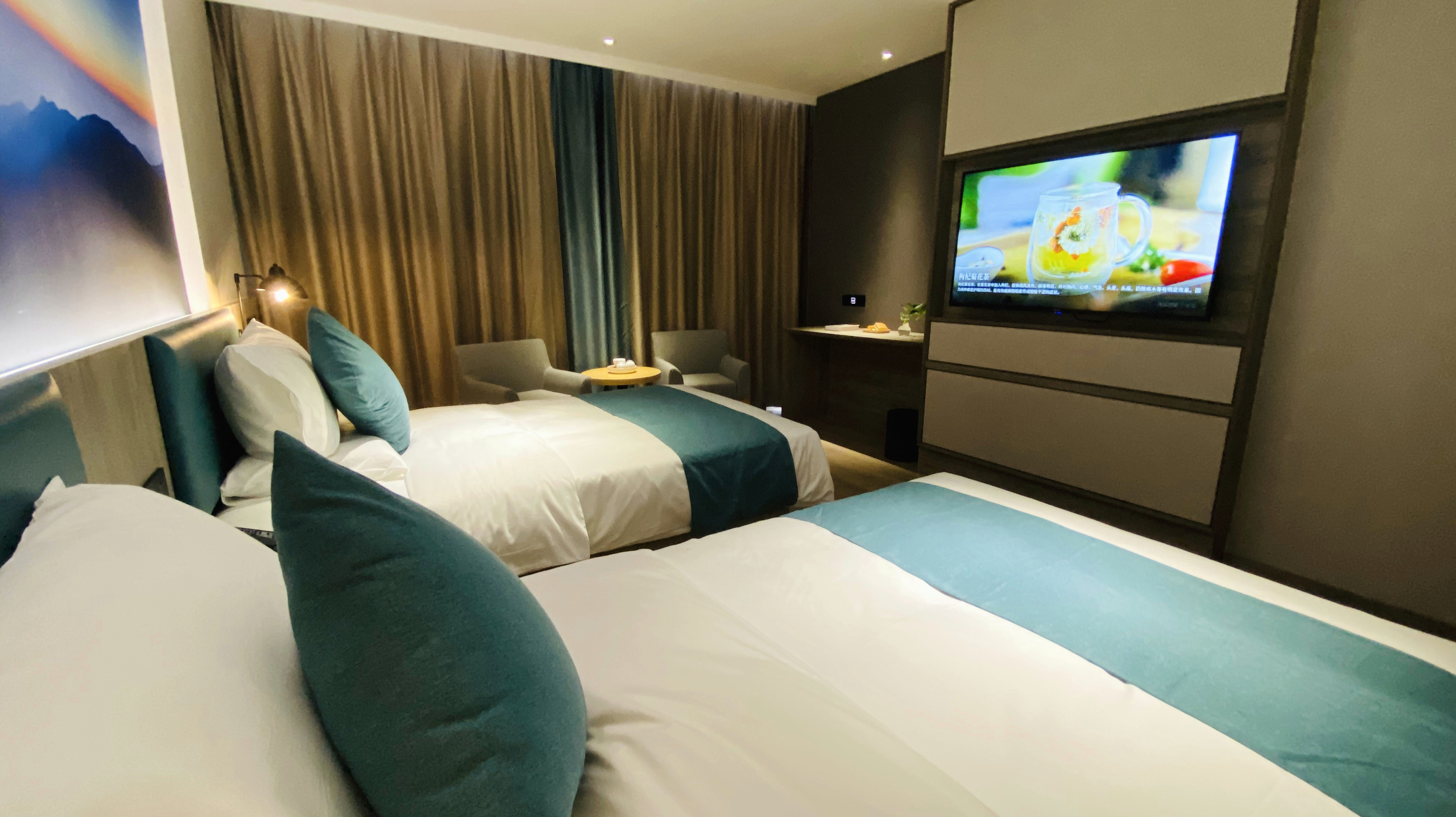 高级双床房（落地大窗）