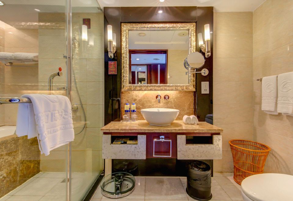 观海豪华海景大床房