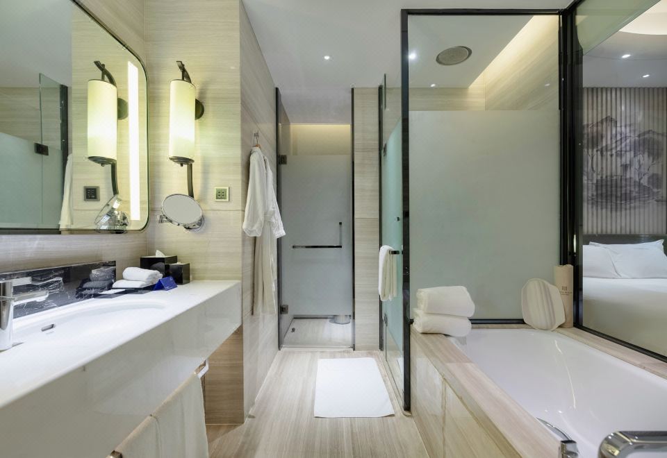 行政豪华大床房（Kappa洗护+斯林百兰床垫+休闲浴缸）