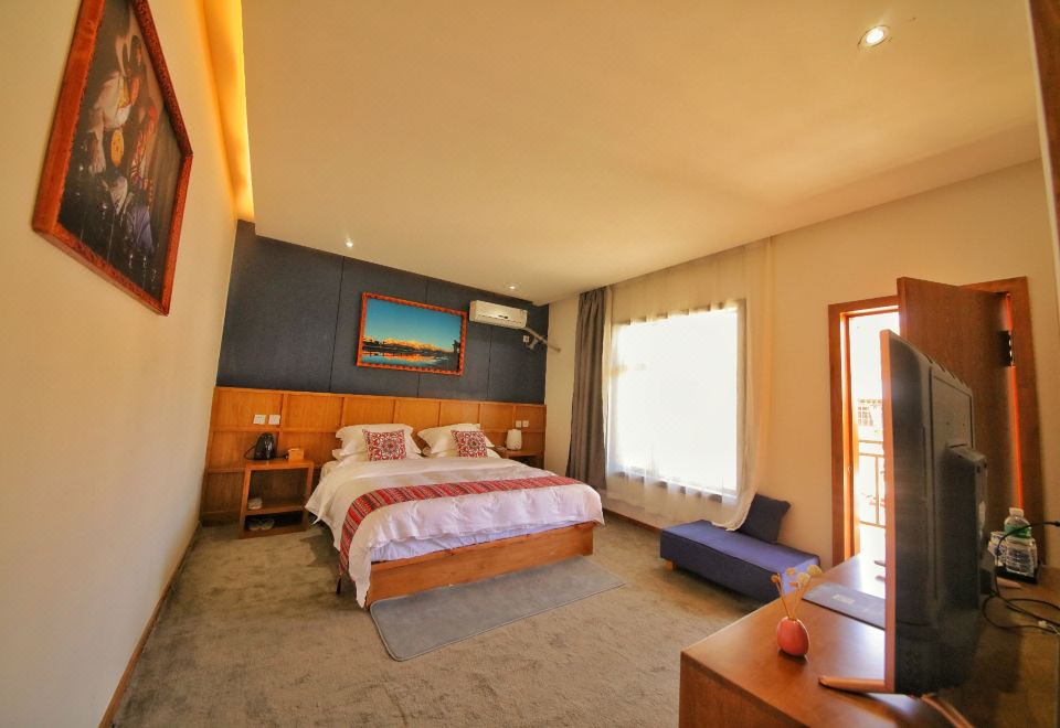 Artsy Comfort Double Bed Room (Underfloor Heating)