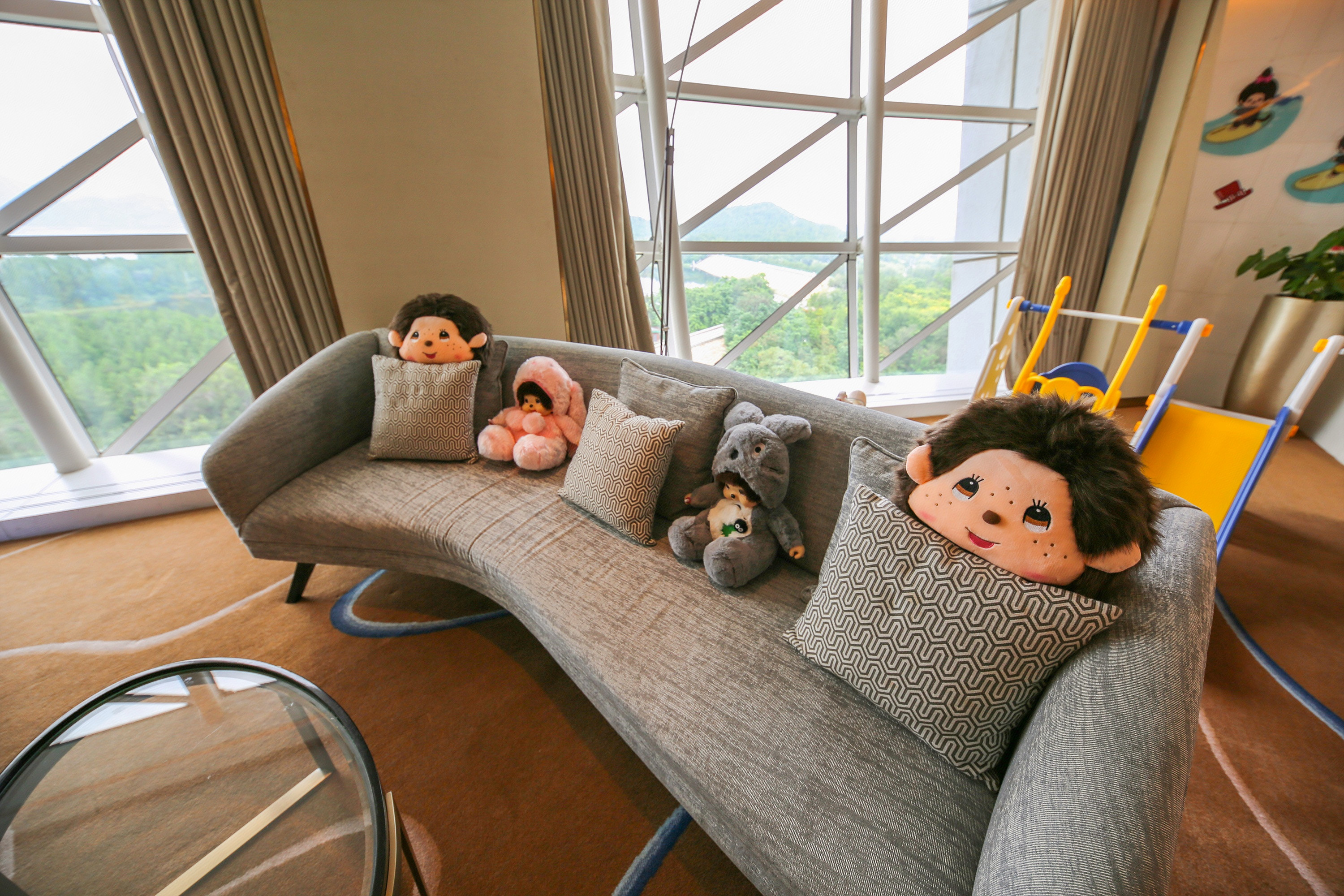 蒙奇奇主题尊荣湖景大床房