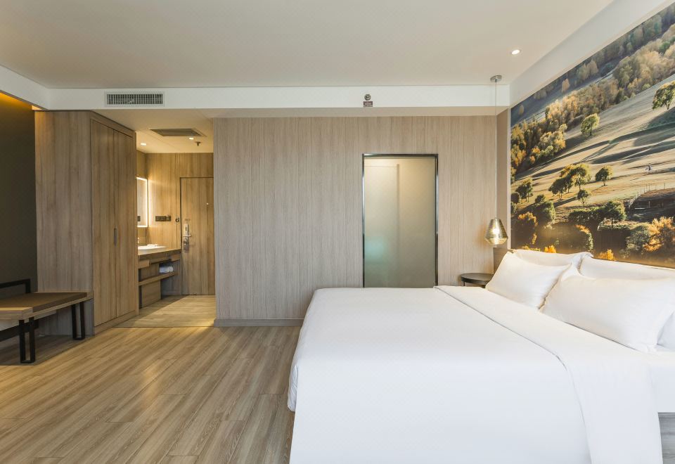 Jimu King Bed Room
