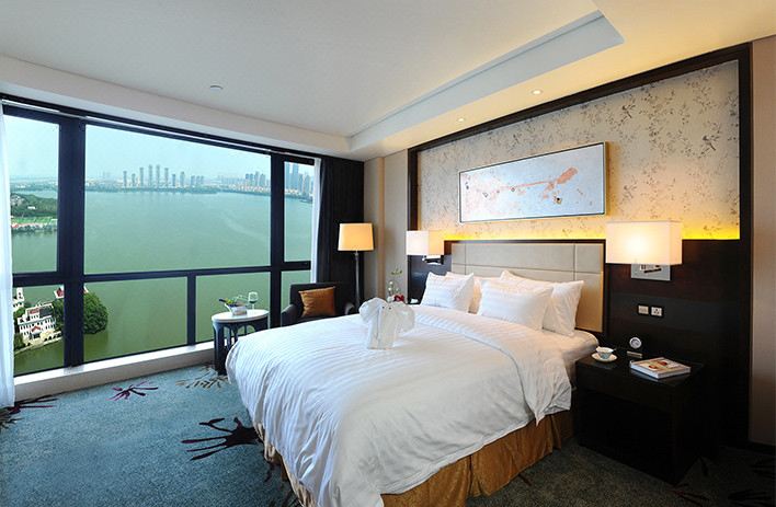 Executive Deluxe Double Bed Room (Super High Floor)