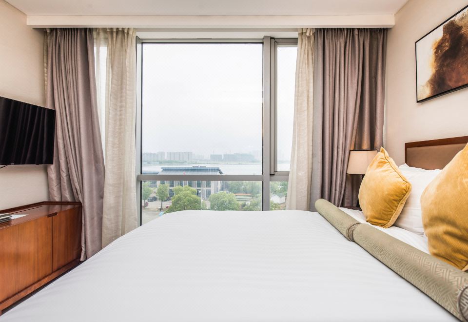 Oakwood Hotel & Residence SuzhouDeluxe Queen Room