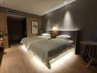 Junlai Hotel(Xinyang Railway Station Branch)