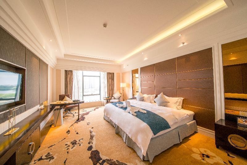 逸享|高级大床房「亲肤浴袍?高档床垫」