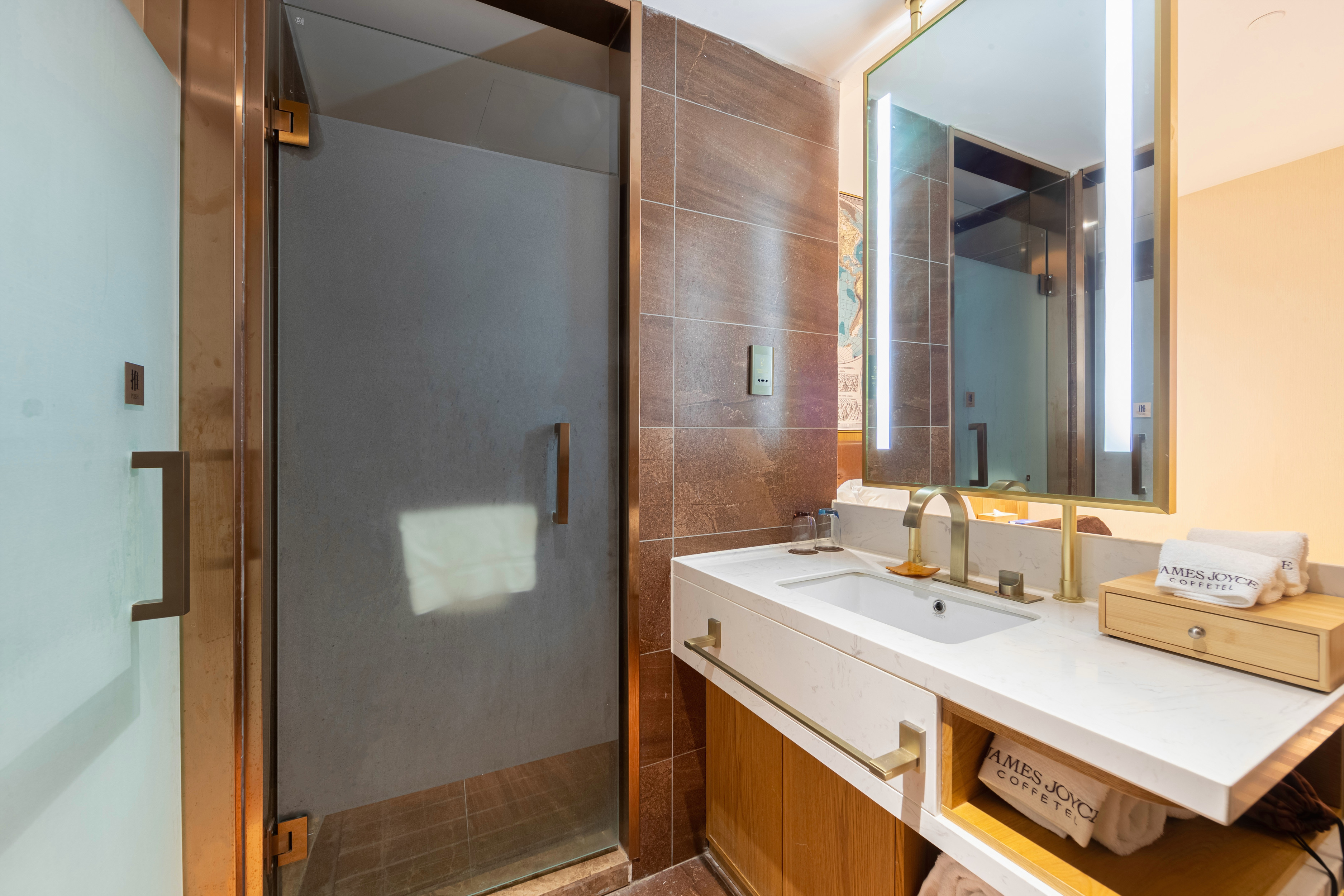 醇享生活房（电视投屏）