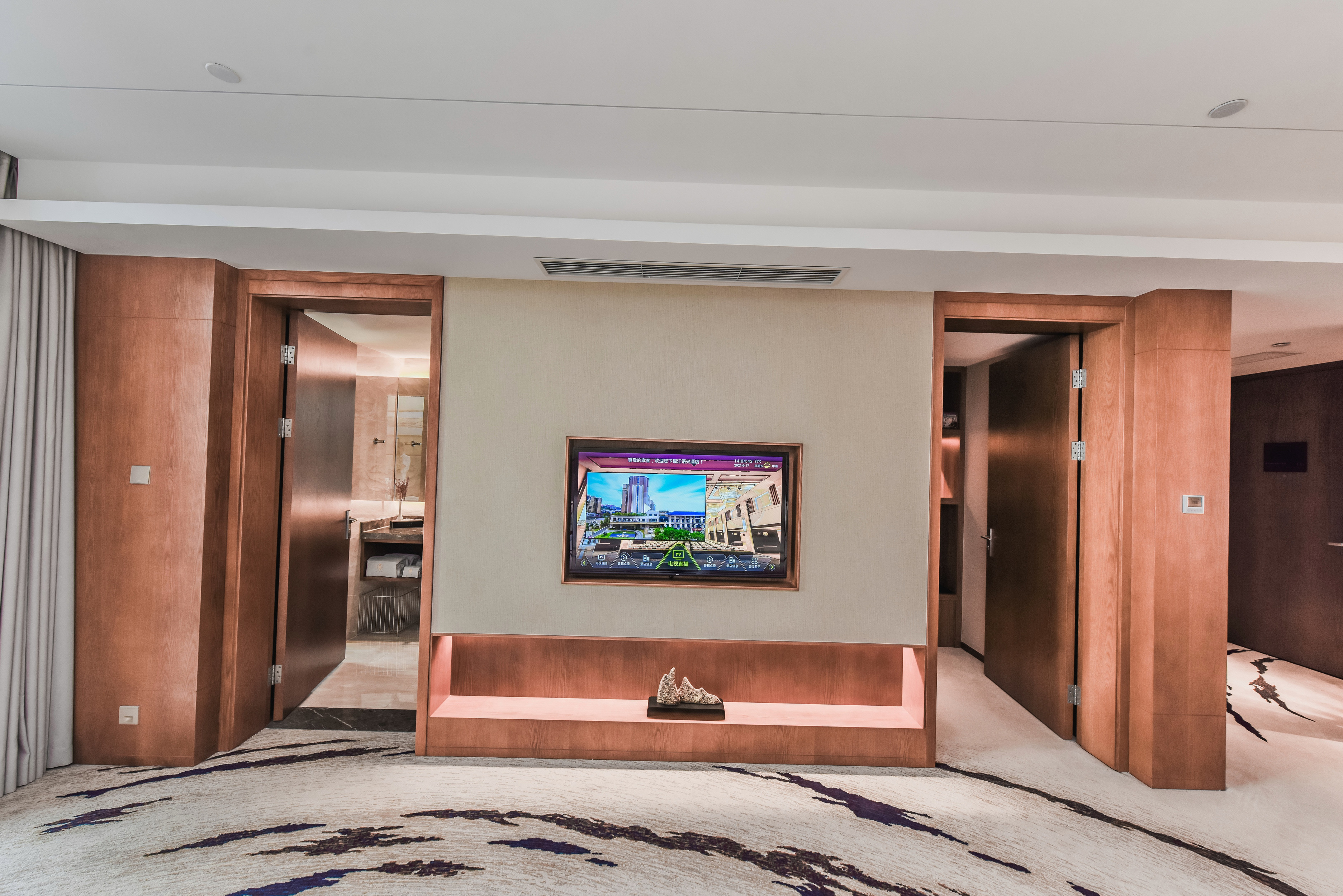 江语山景标间【休闲座椅+高配床品】