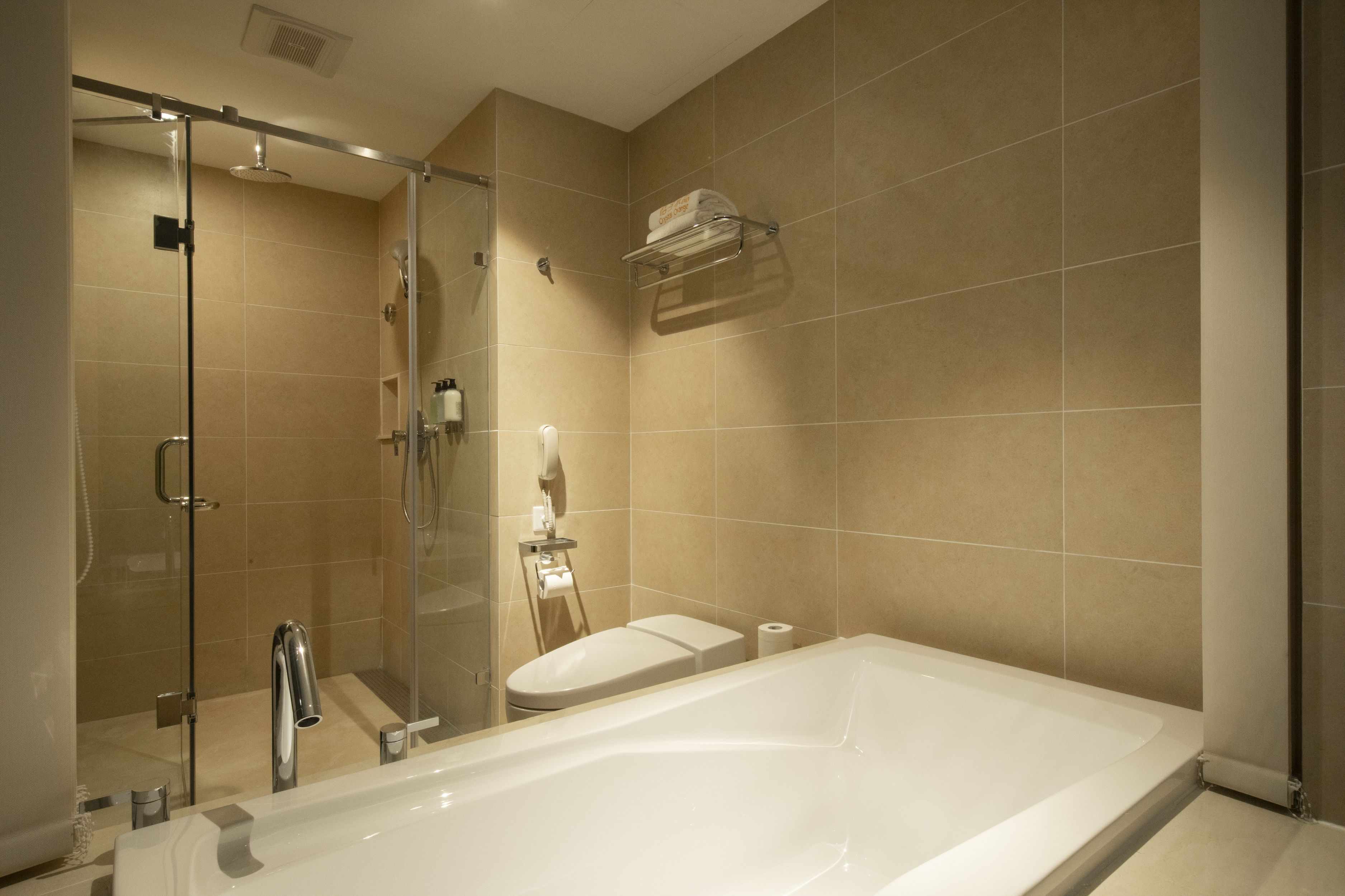 豪華大床房（加濕器+小冰箱+浴袍）