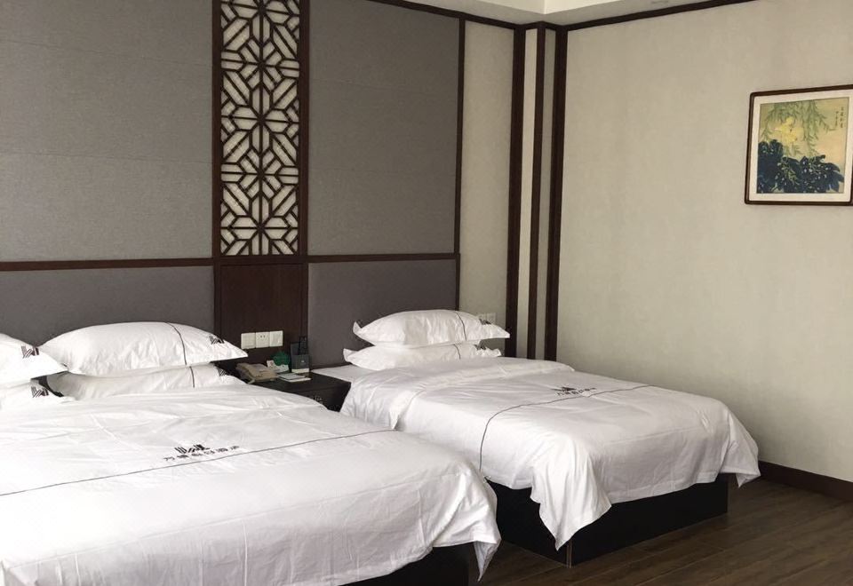 Wanbo Holiday HotelDeluxe Family Room (Smart Home)