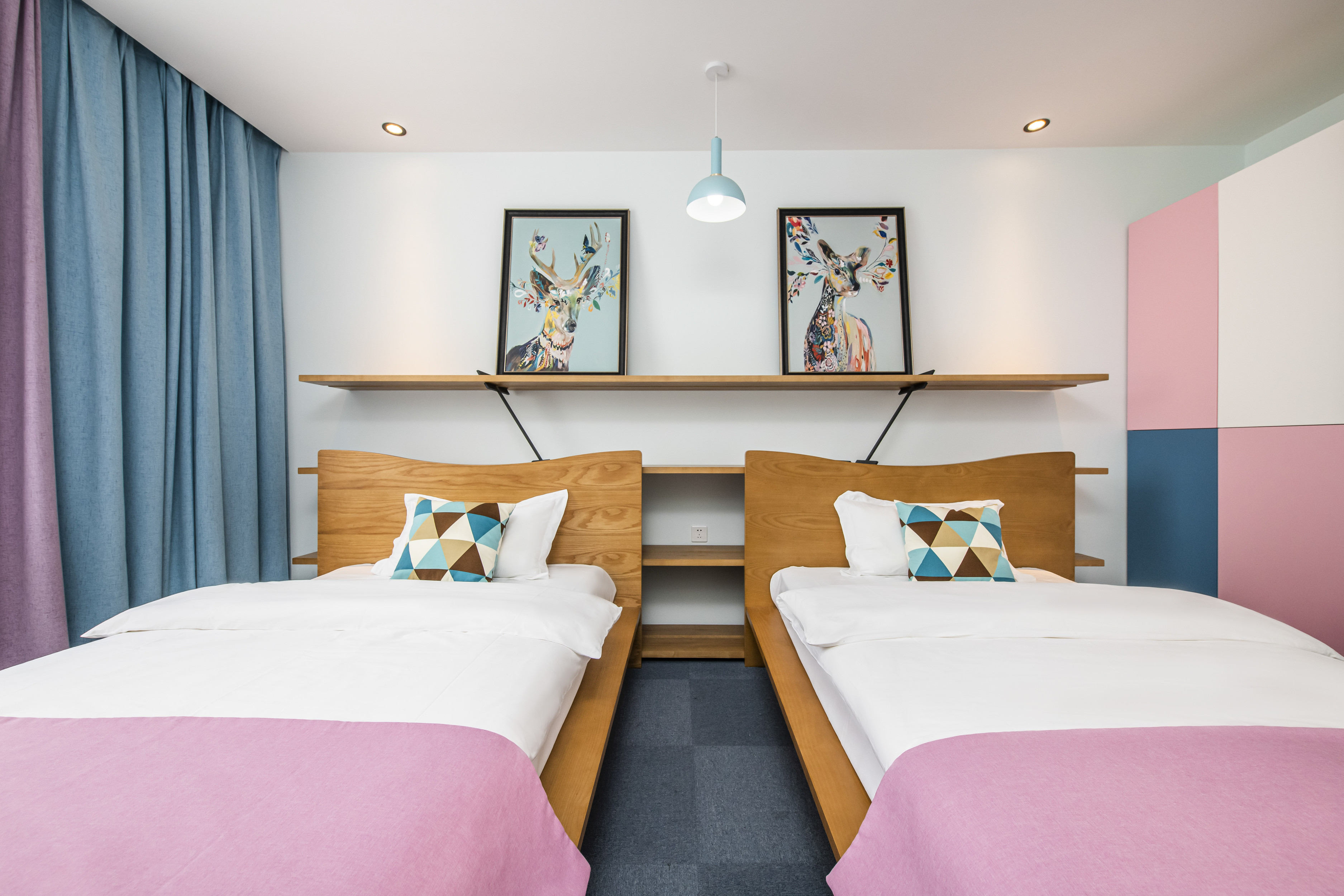 沉香文艺双床房【舒软沙发+办公桌椅+乾湿分离】