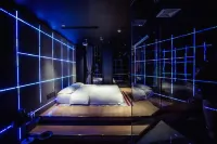 BONDING Love Hotel