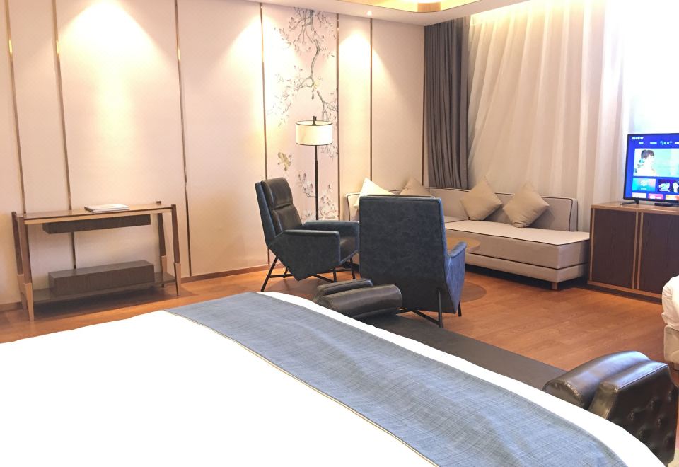 Huayang International HotelDeluxe Family Room