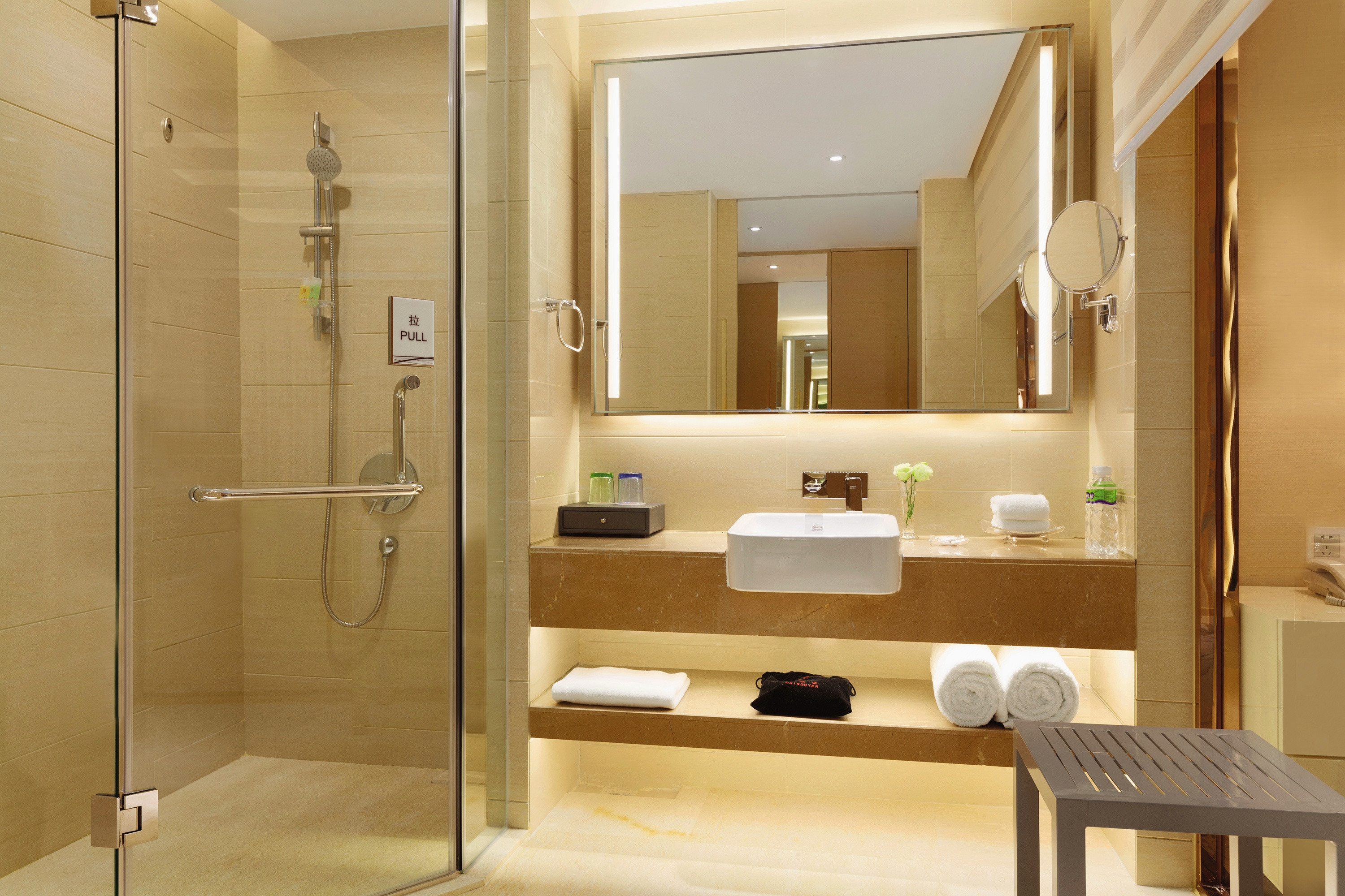 豪华江景大床房