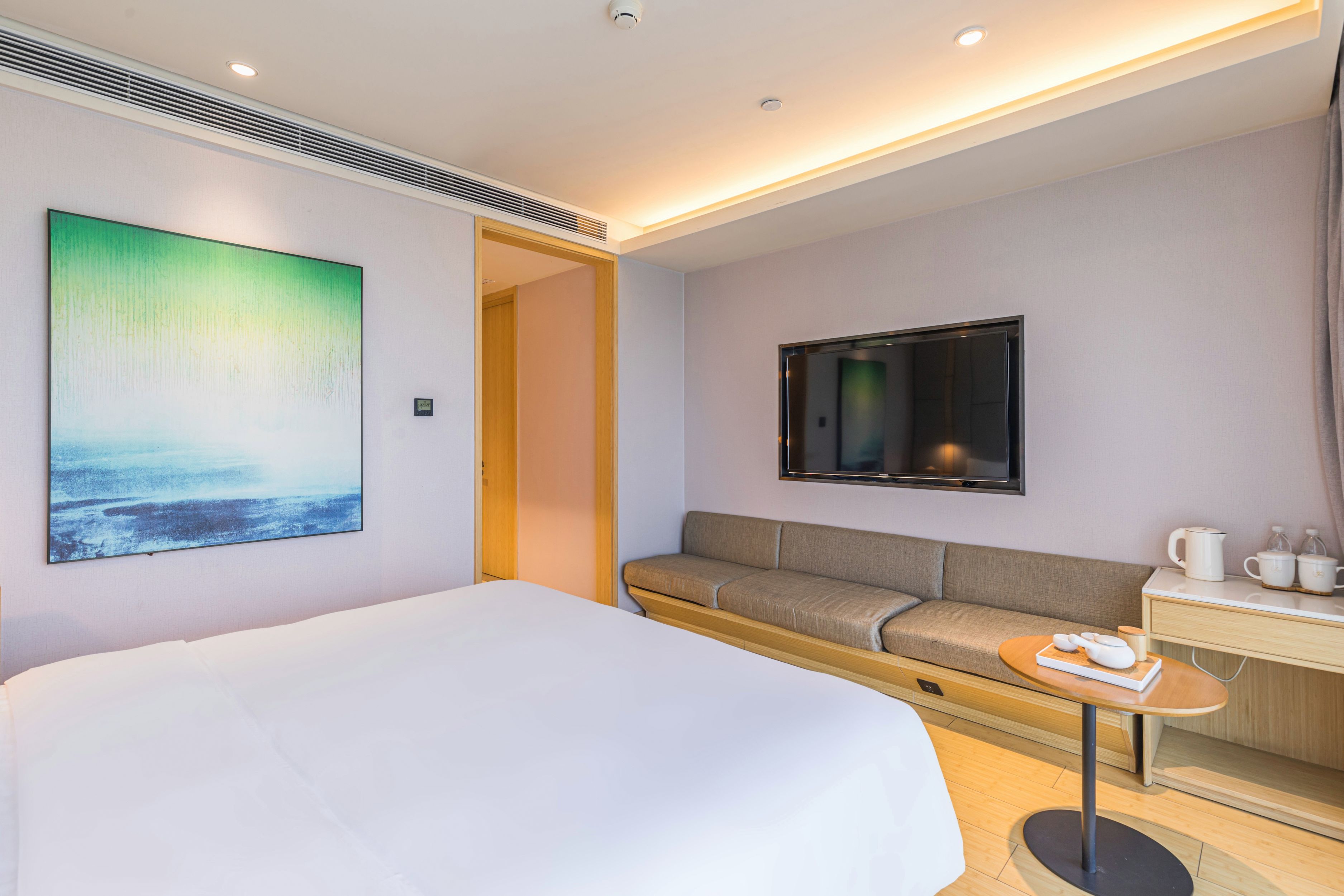 大床房（落地窗+小冰箱+mini茶海）