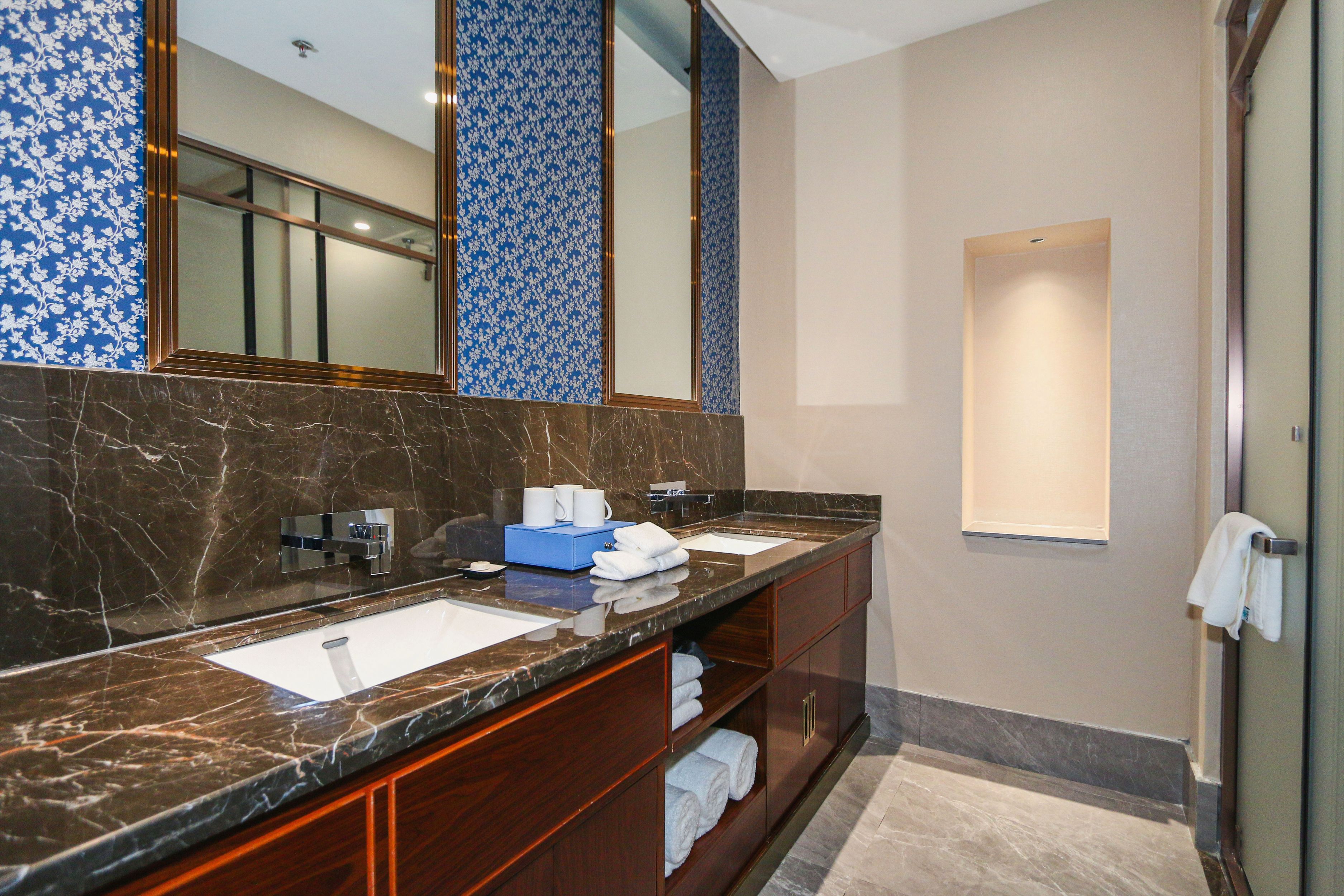 温馨家庭房（斯丽比迪床垫+雅兰寝饰被芯+智能马桶）