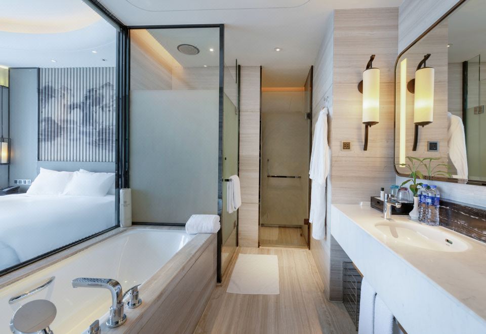 高级豪华大床房（Kappa洗护+斯林百兰床垫+休闲浴缸）