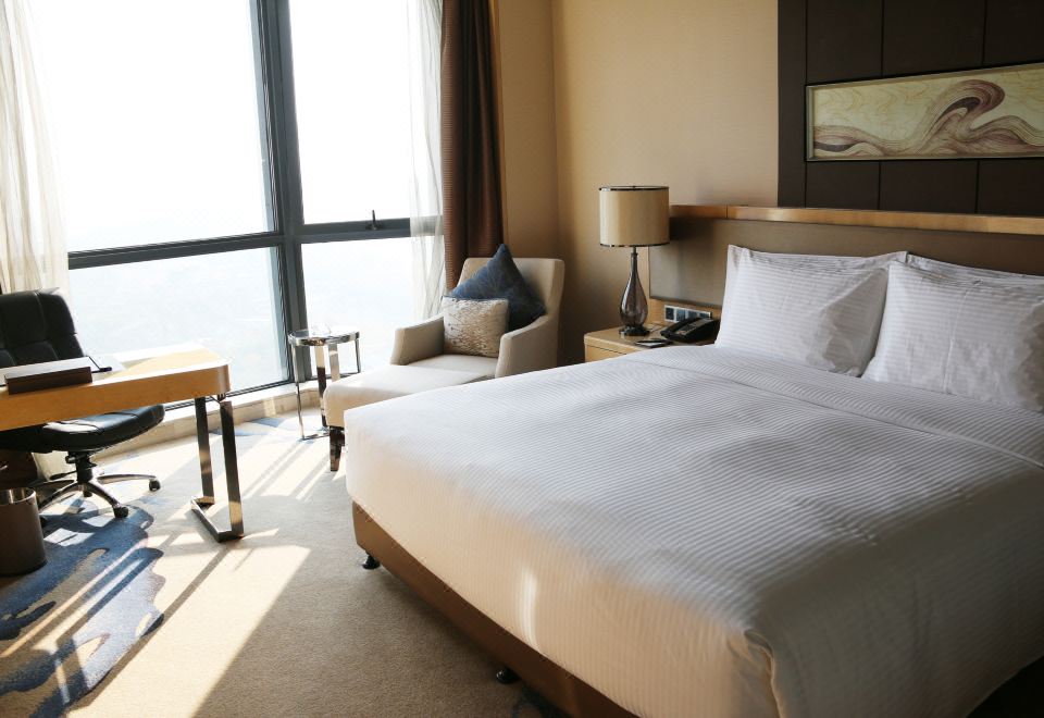 豪華大床房（CBD街景）