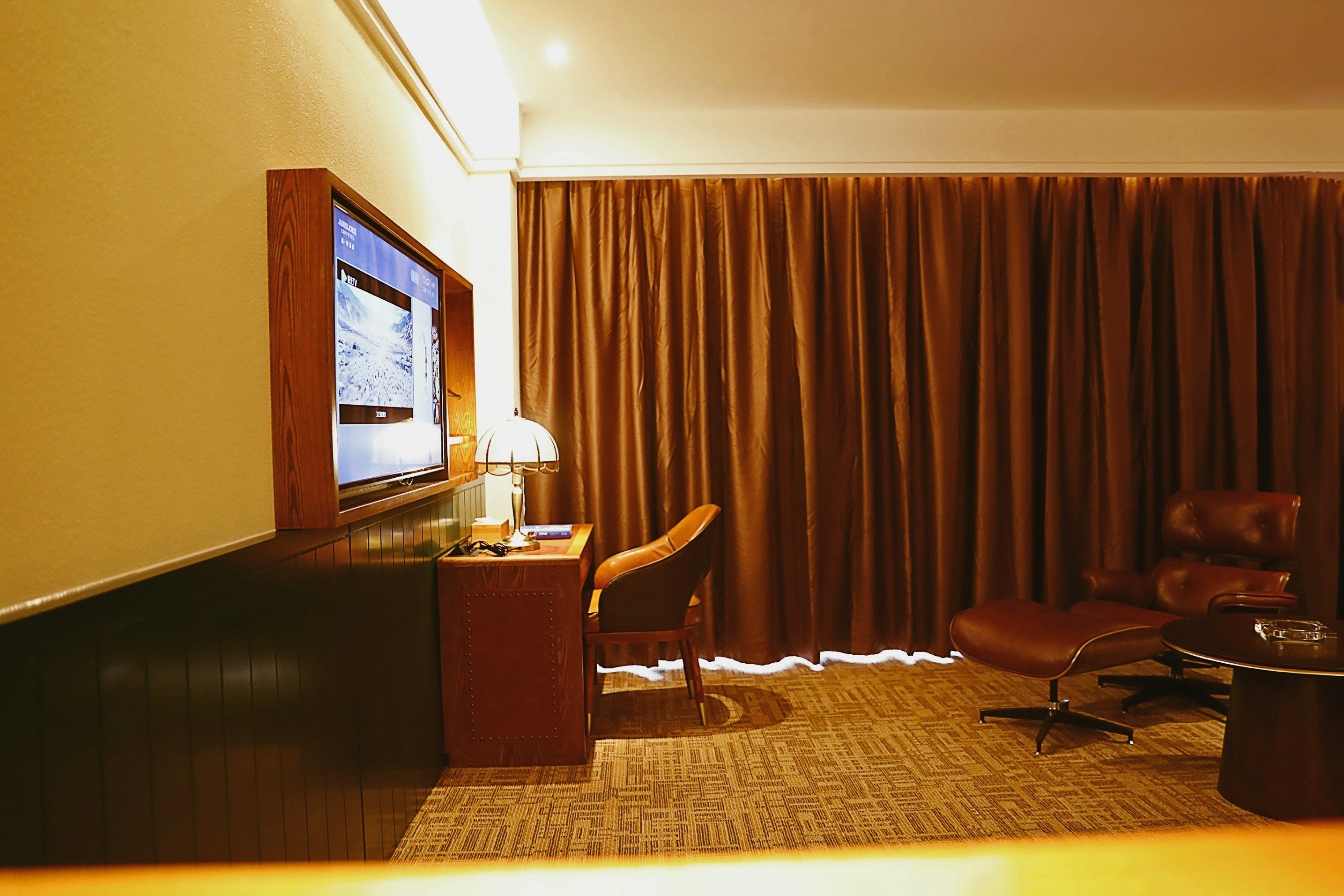 至尊浪漫红酒大床房