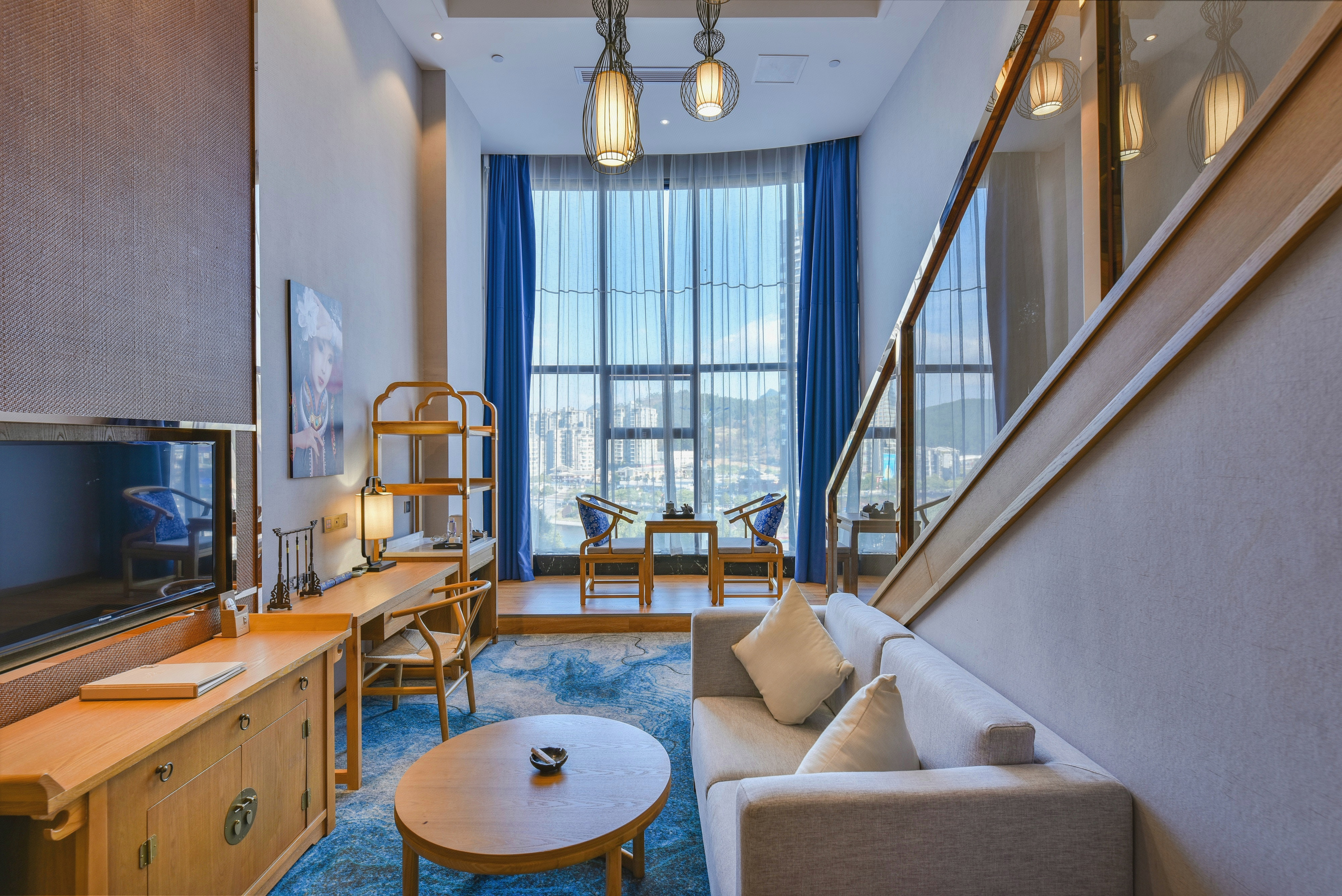 江景复式套房-智能客控-冰箱-浴缸-徕芬吹风机-全景窗