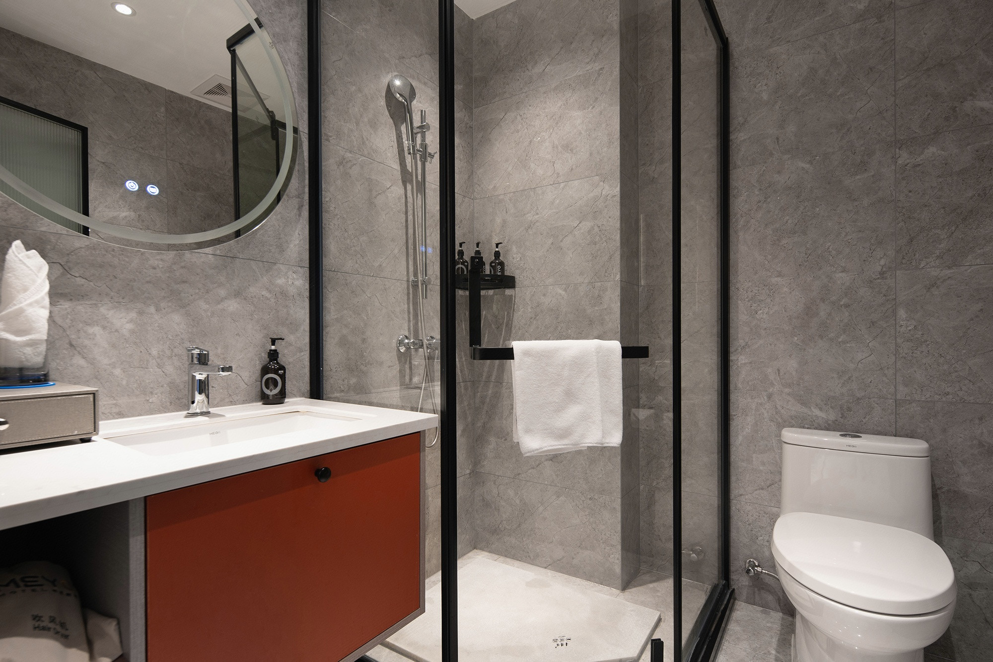 桔灯舒适大床房