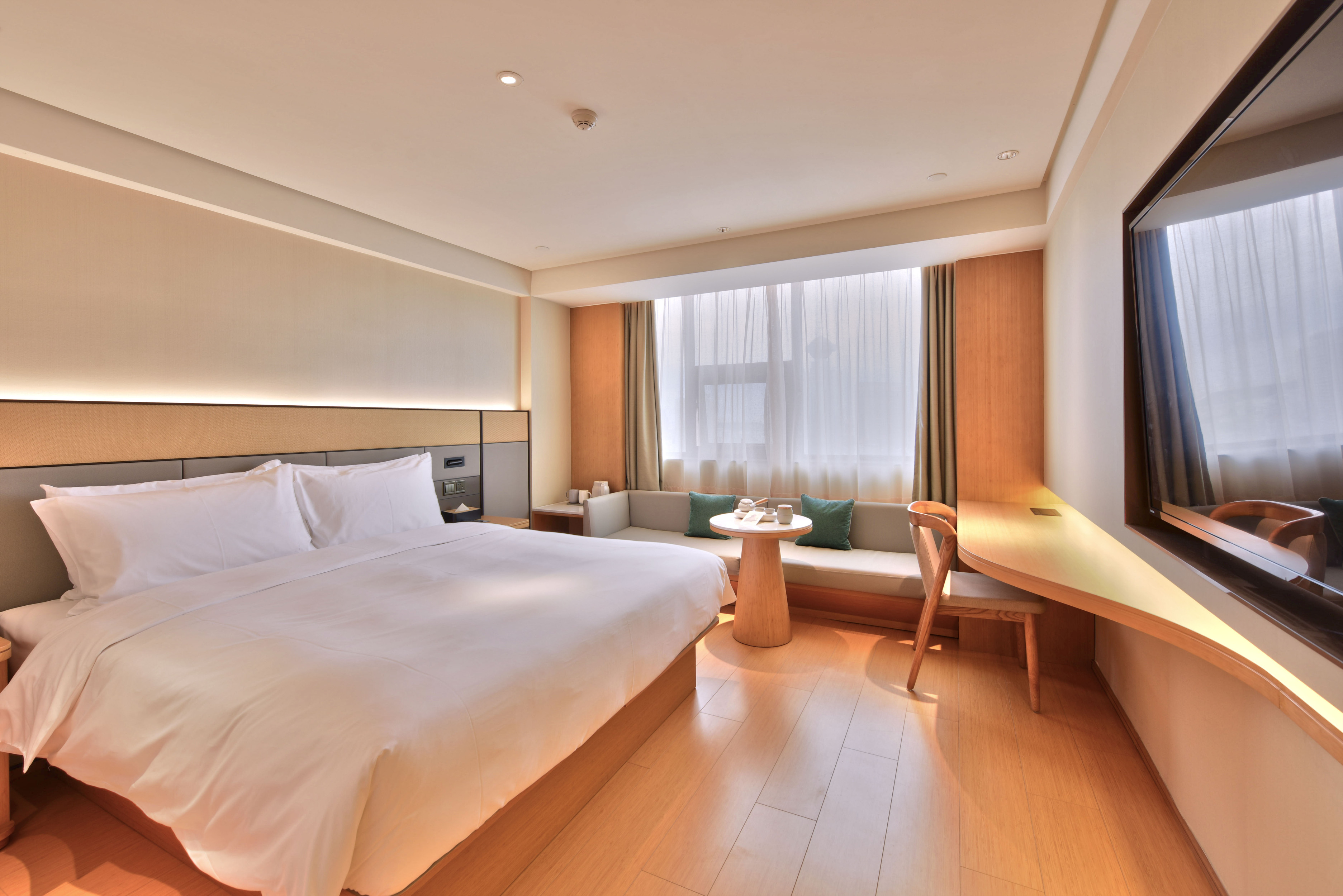 高级大床房（可投屏65寸电视+冰箱+金可儿床垫）