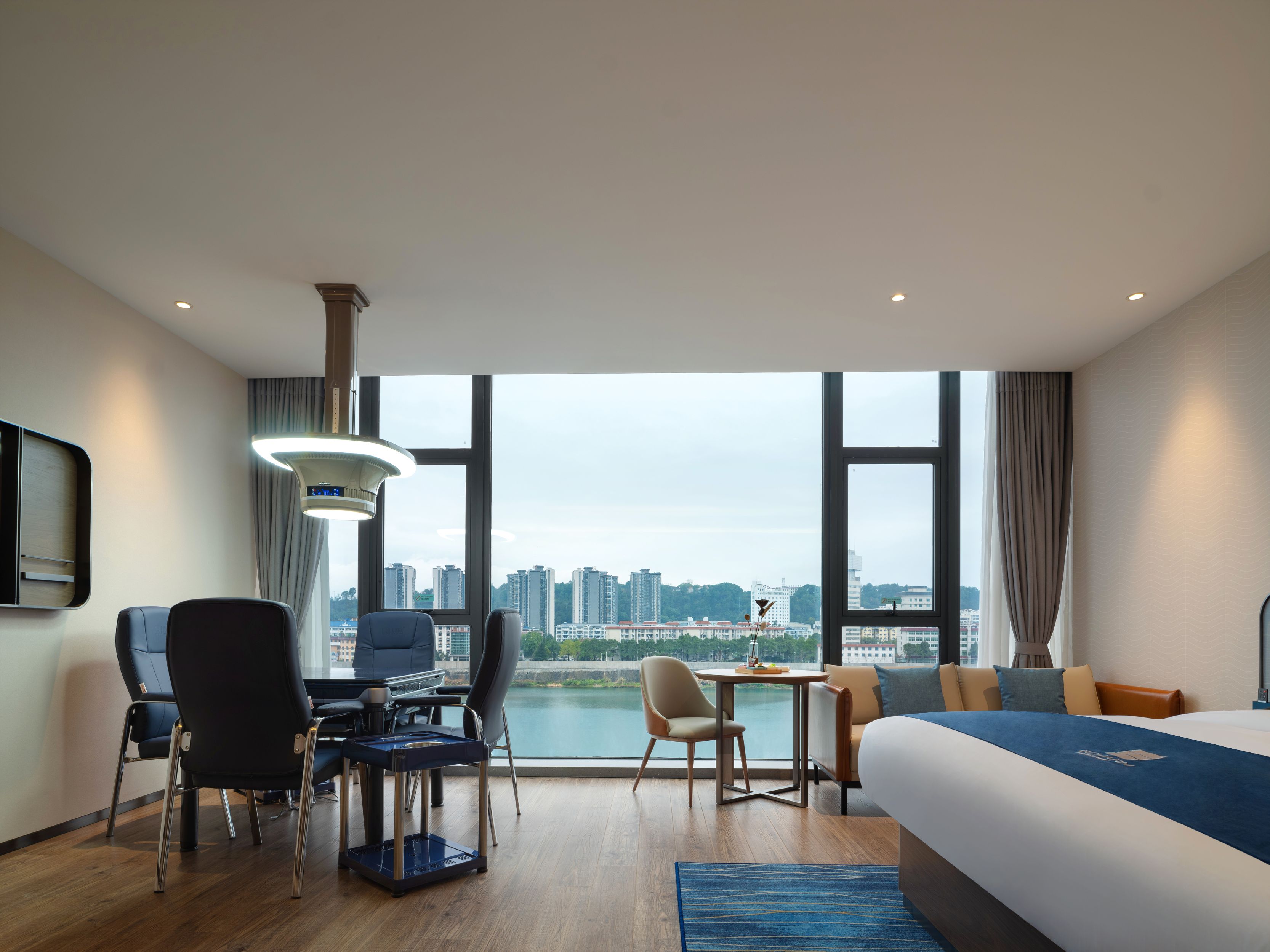 行政大床房（动人湖景）