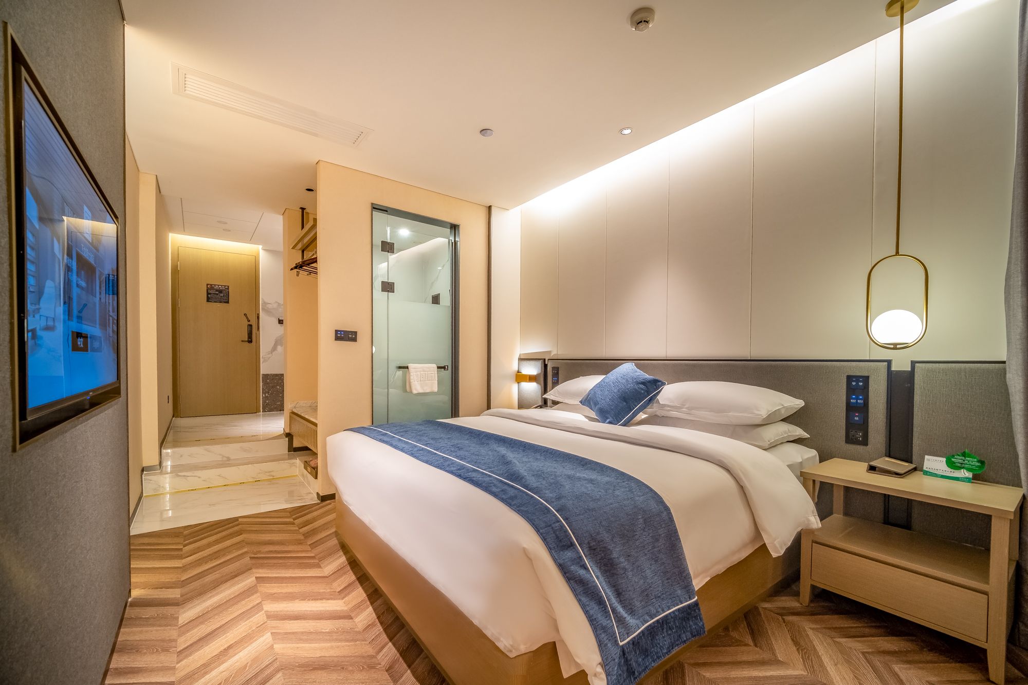 丽致城景大床房