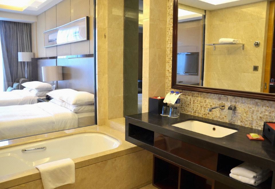 Four Points By Sheraton Langfang GuanSuperior Room (2 Beds)