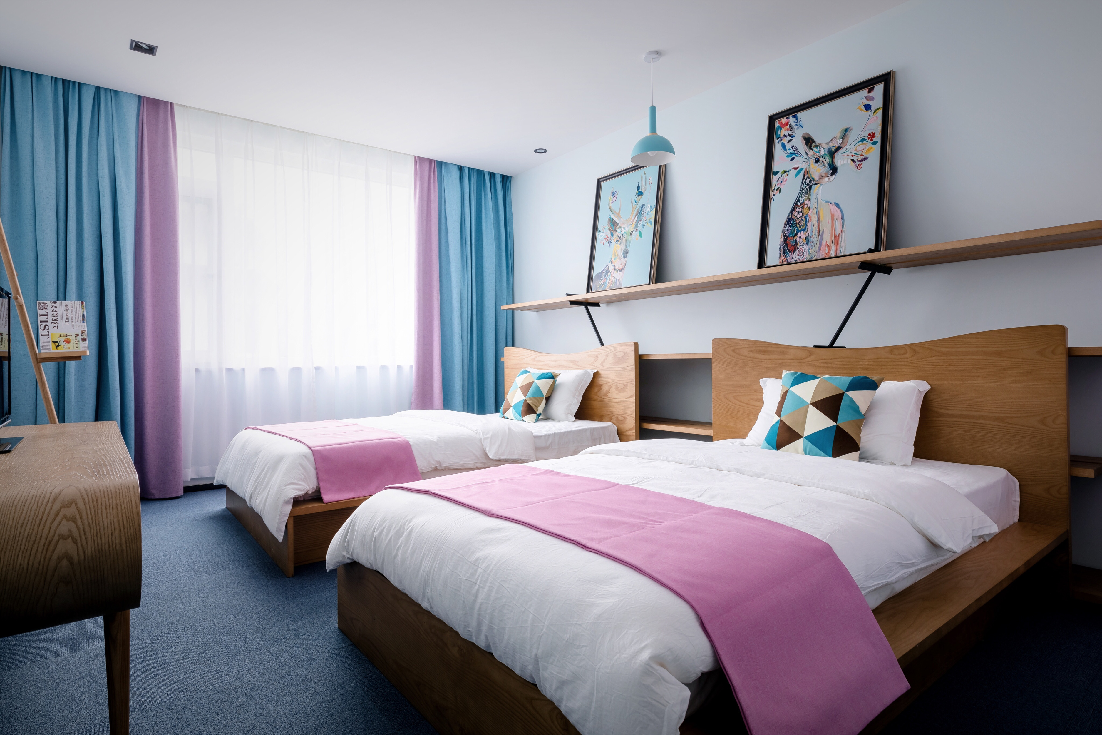 沉香文艺双床房【舒软沙发+办公桌椅+乾湿分离】