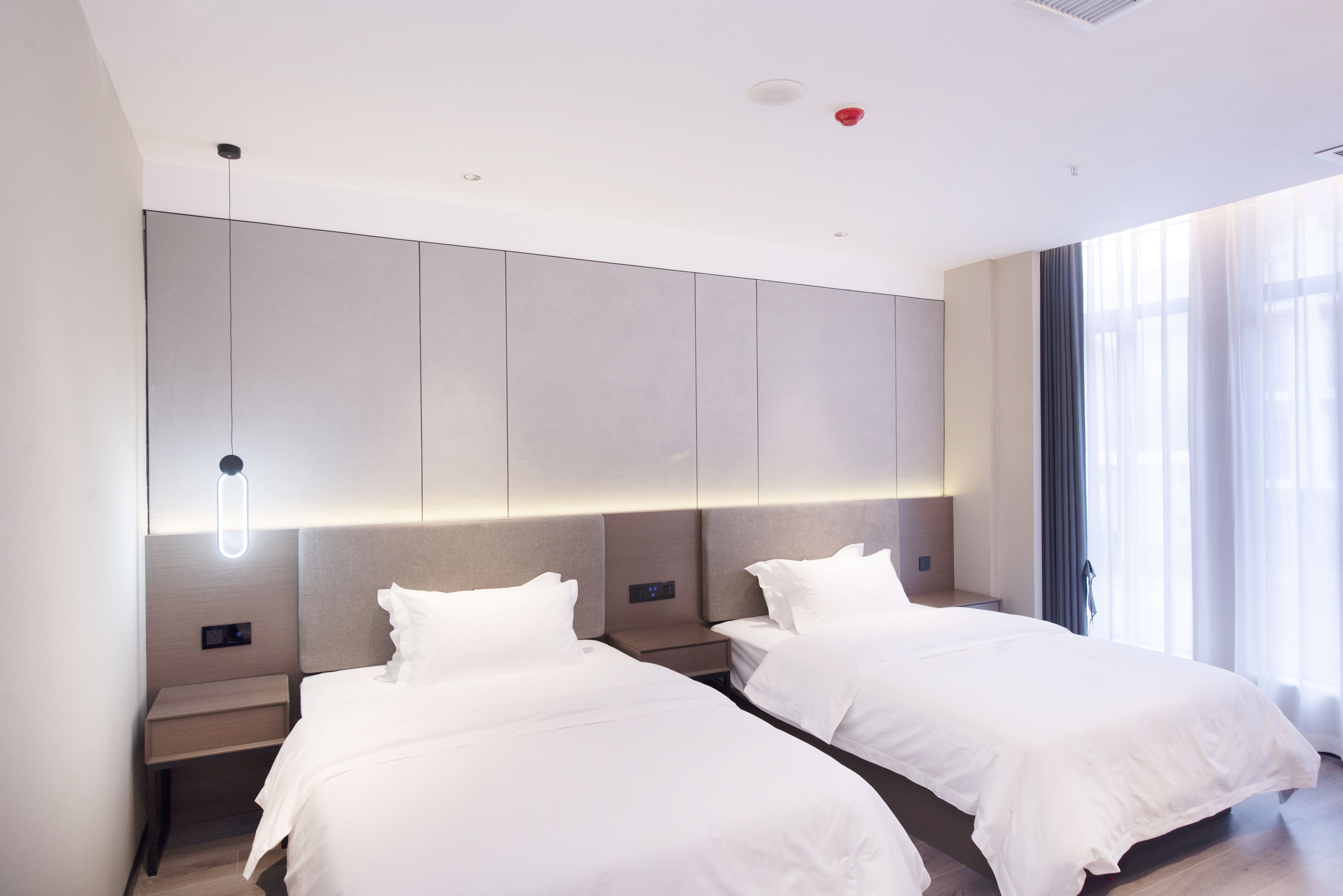 豪华套房（智能加湿器+品质床品+乾湿分离）